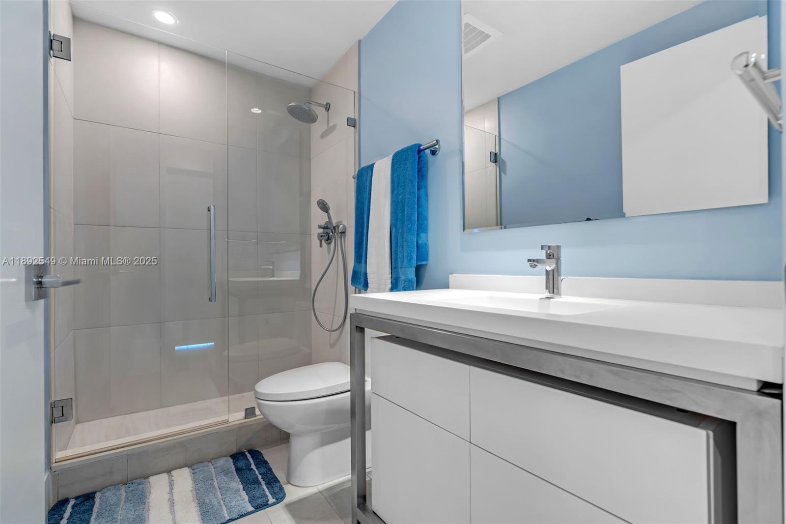 2000 Metropica Way # 2001