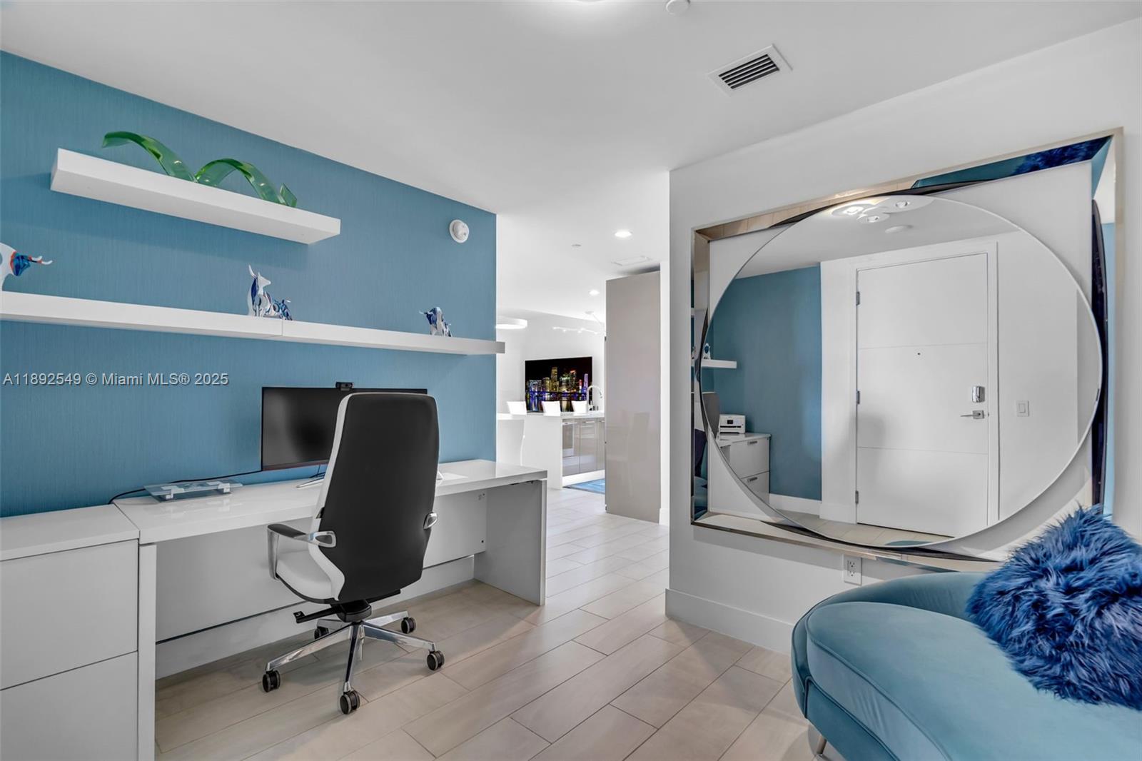 2000 Metropica Way # 2001