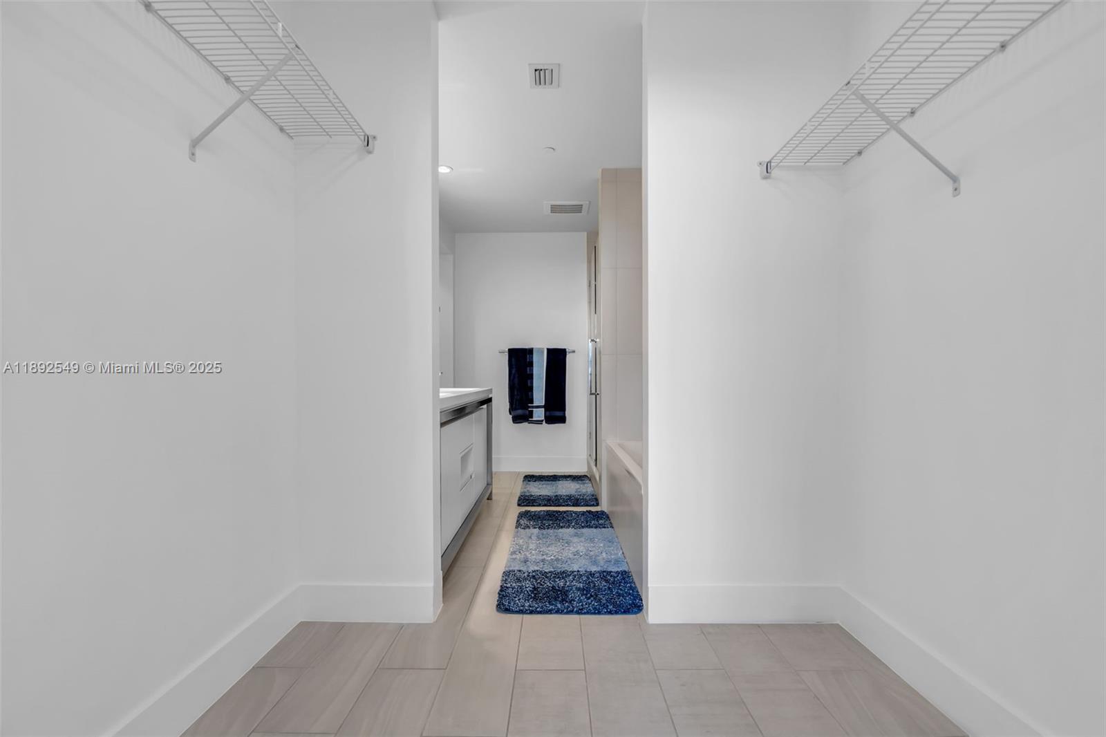 2000 Metropica Way # 2001