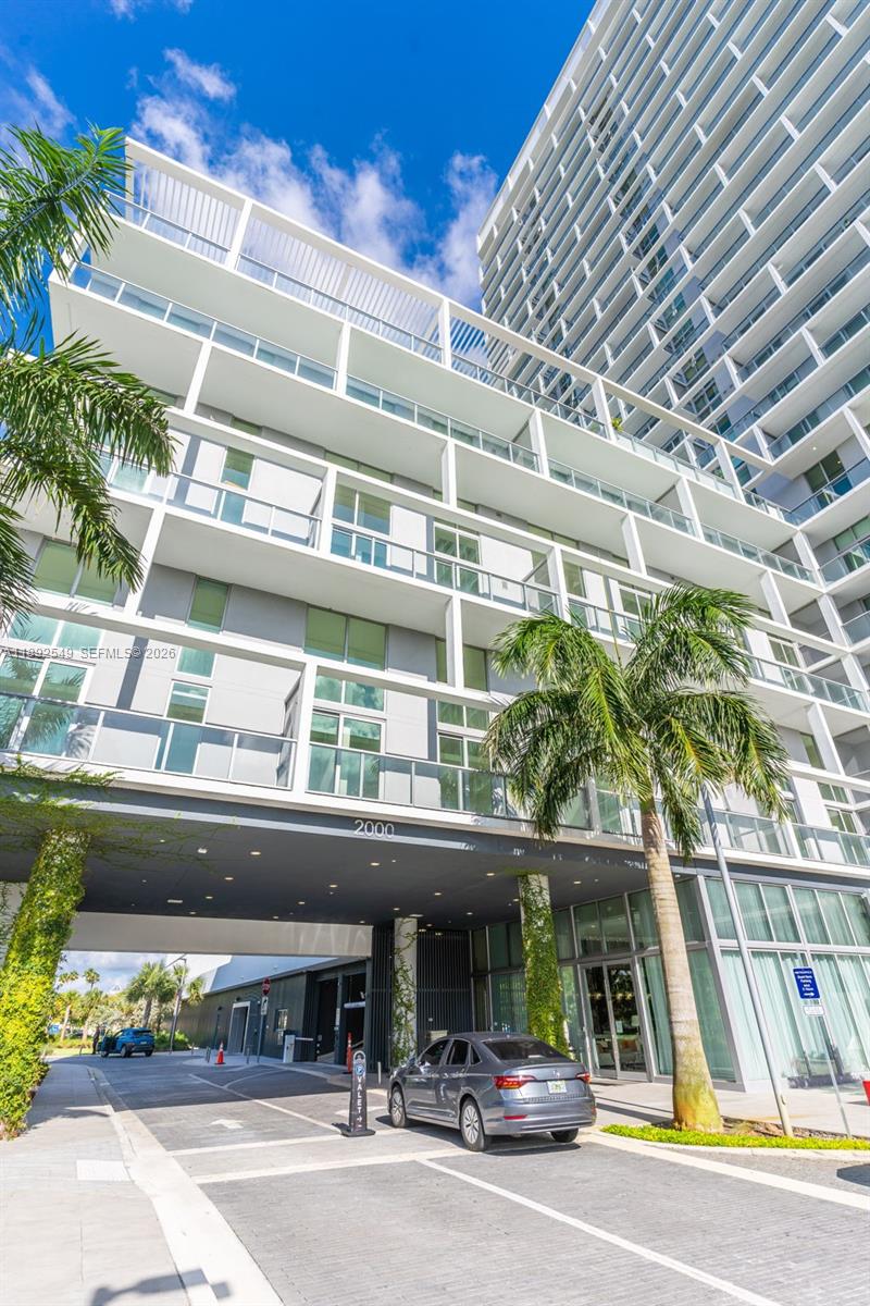 2000 Metropica Way # 2001