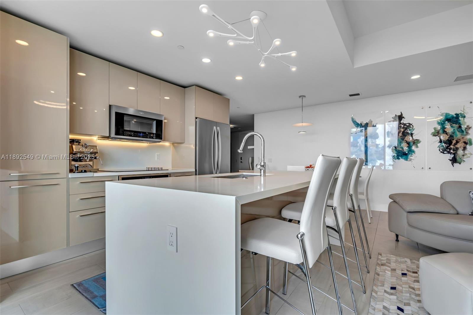 2000 Metropica Way # 2001