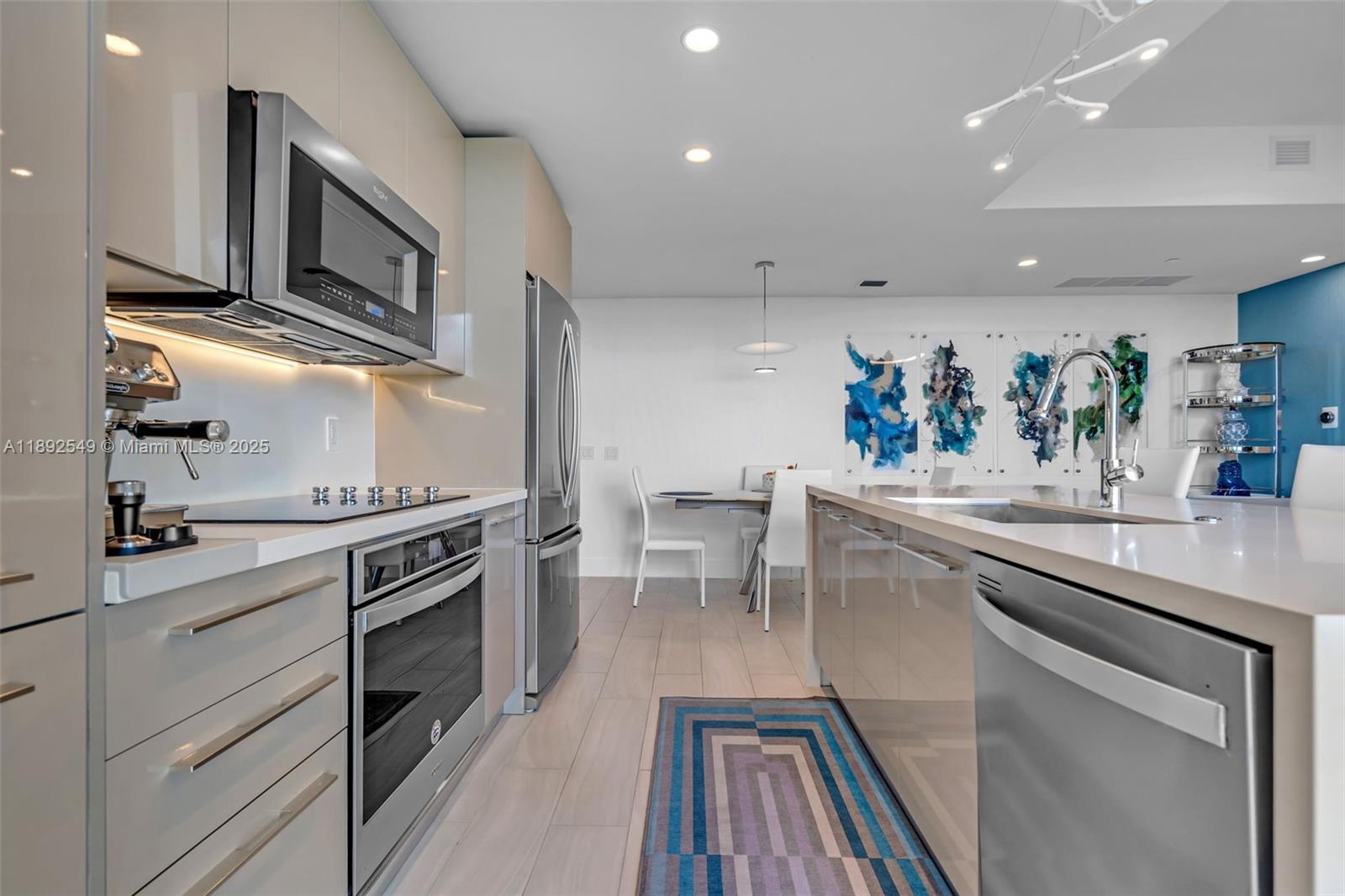 2000 Metropica Way # 2001