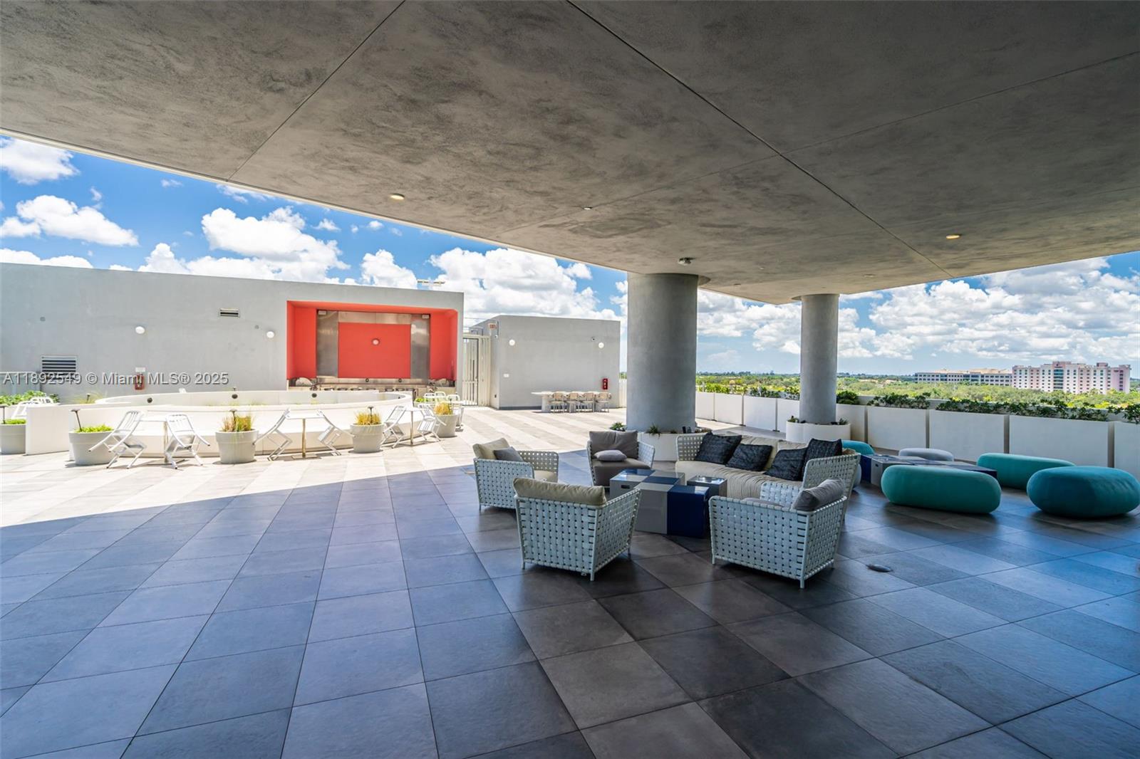 2000 Metropica Way # 2001