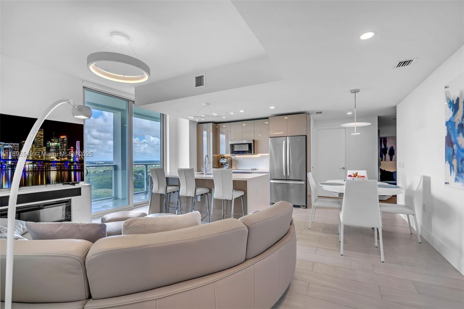 2000 Metropica Way # 2001