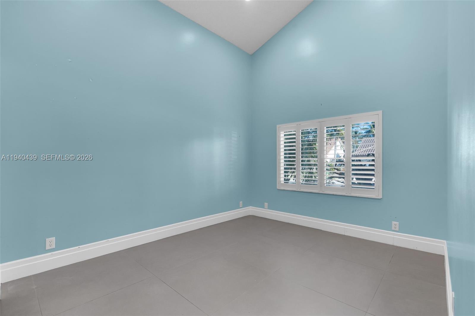 1092 NW 162nd Ave