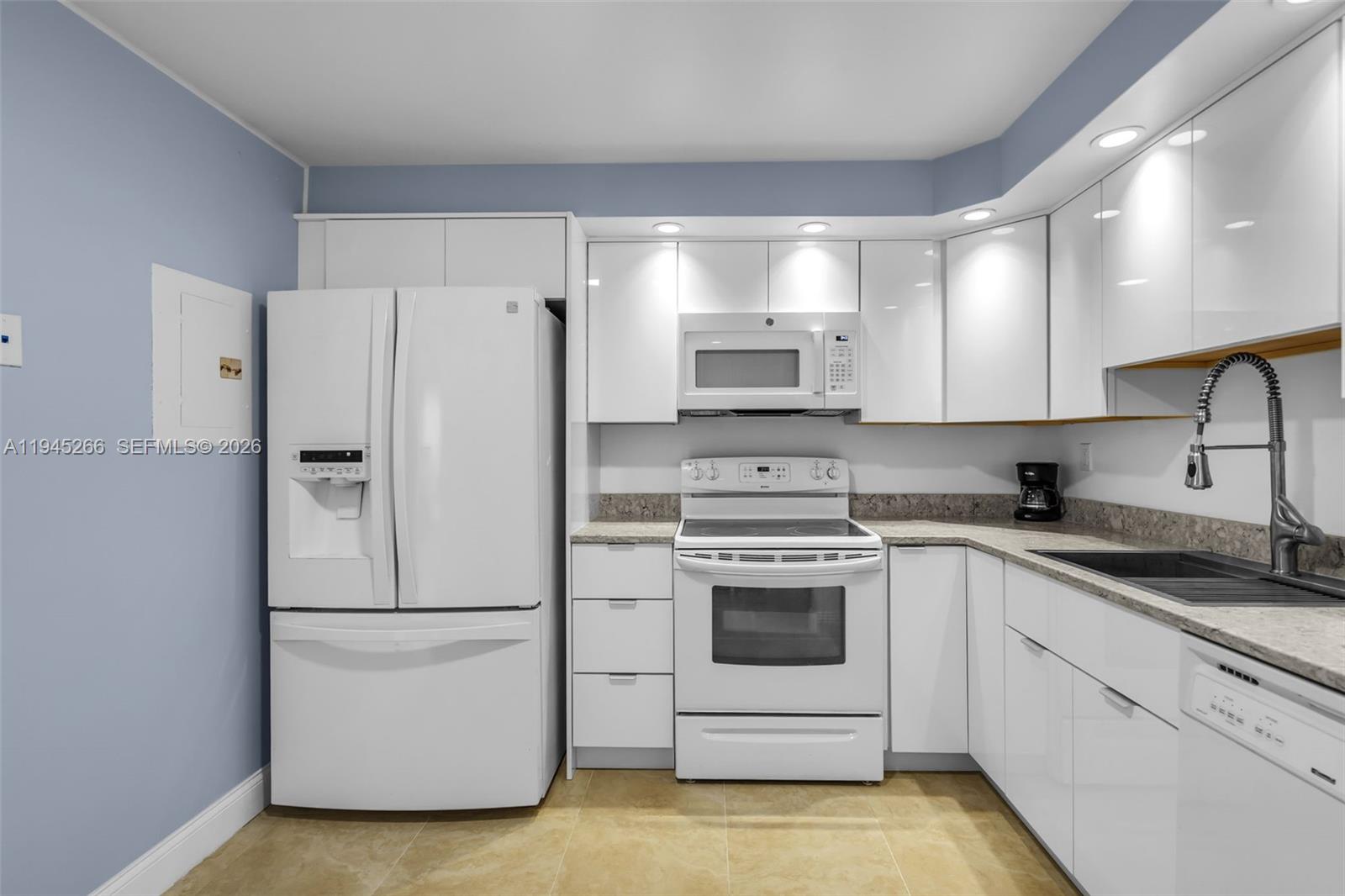 1450 Brickell Bay Dr # 615