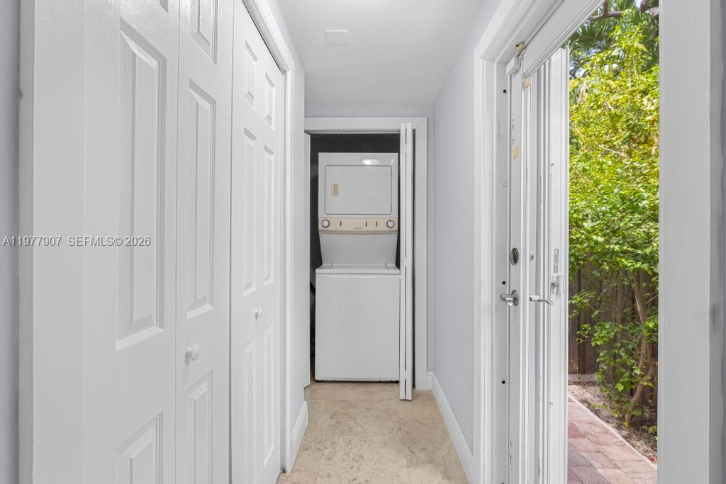 2301 Tequesta Ln