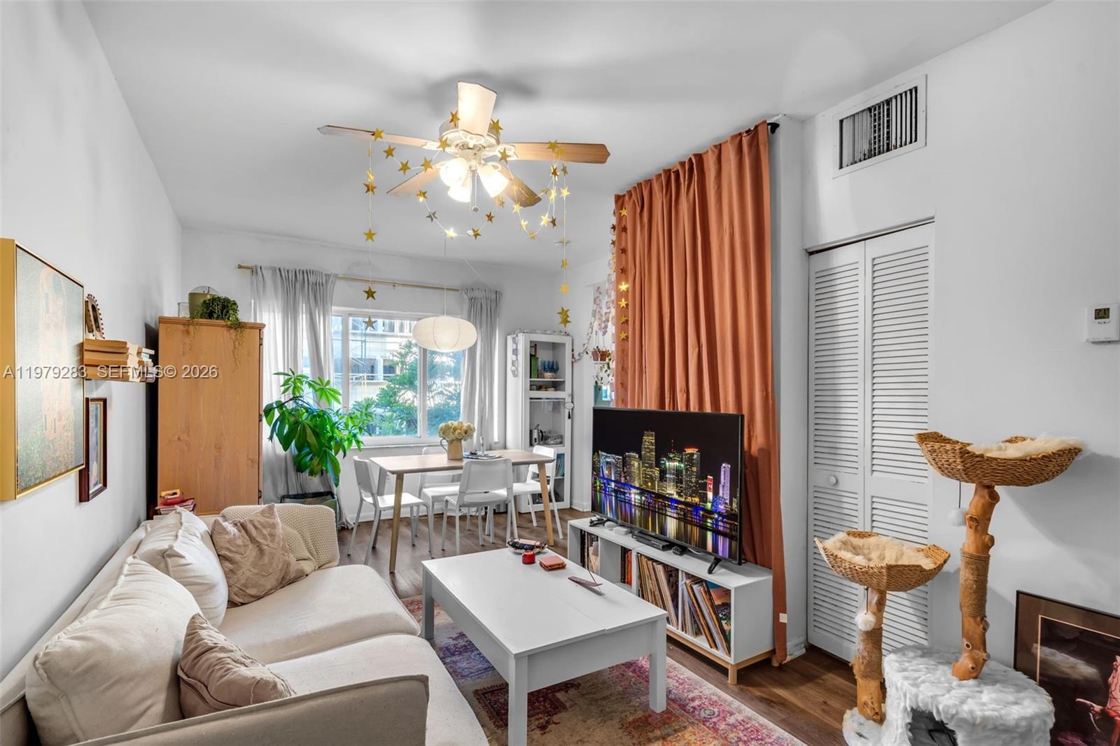 2615 Collins Ave # 21