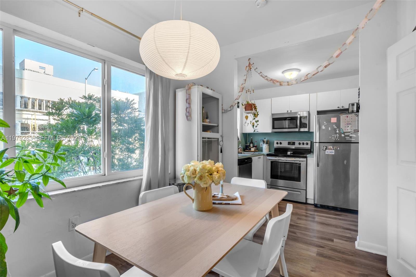 2615 Collins Ave # 21