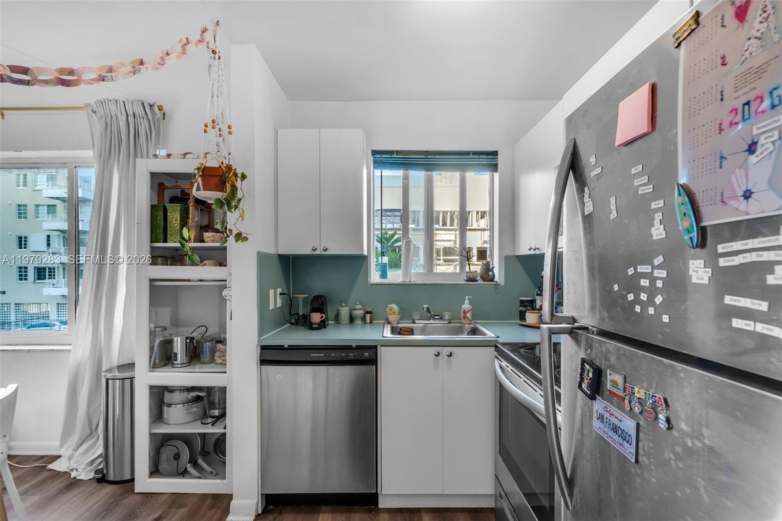 2615 Collins Ave # 21