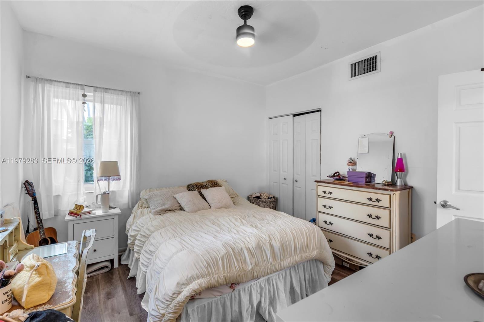 2615 Collins Ave # 21