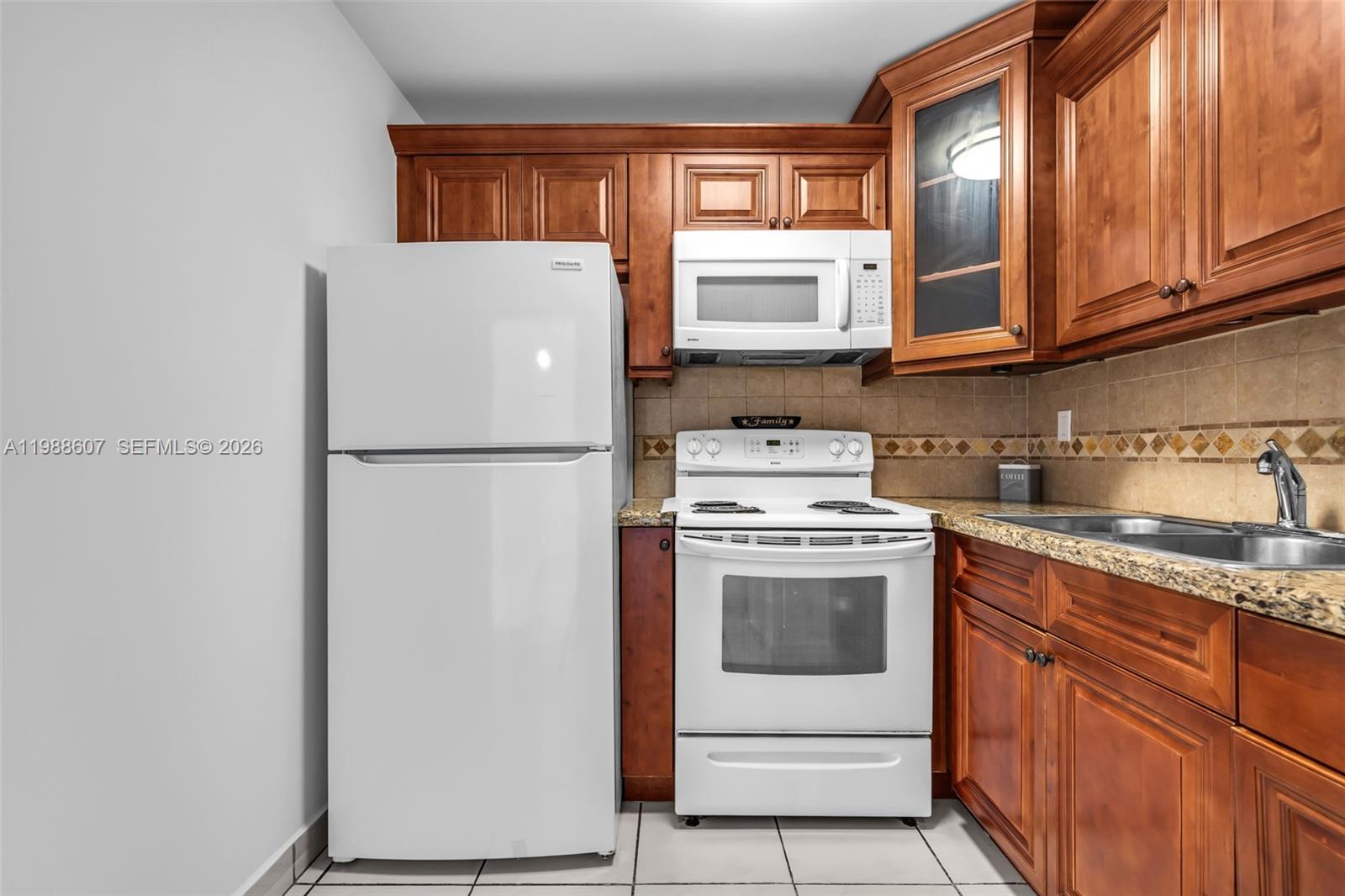 8320 NW 8th St # 414 Unit: 2-414