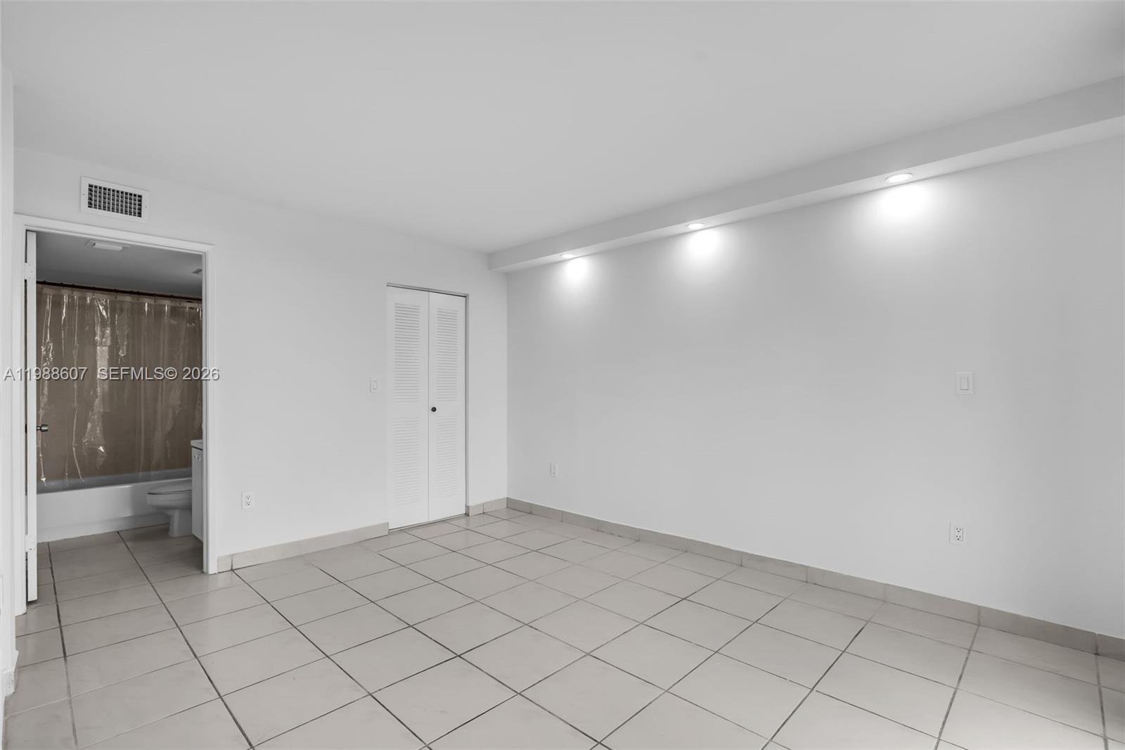 8320 NW 8th St # 414 Unit: 2-414