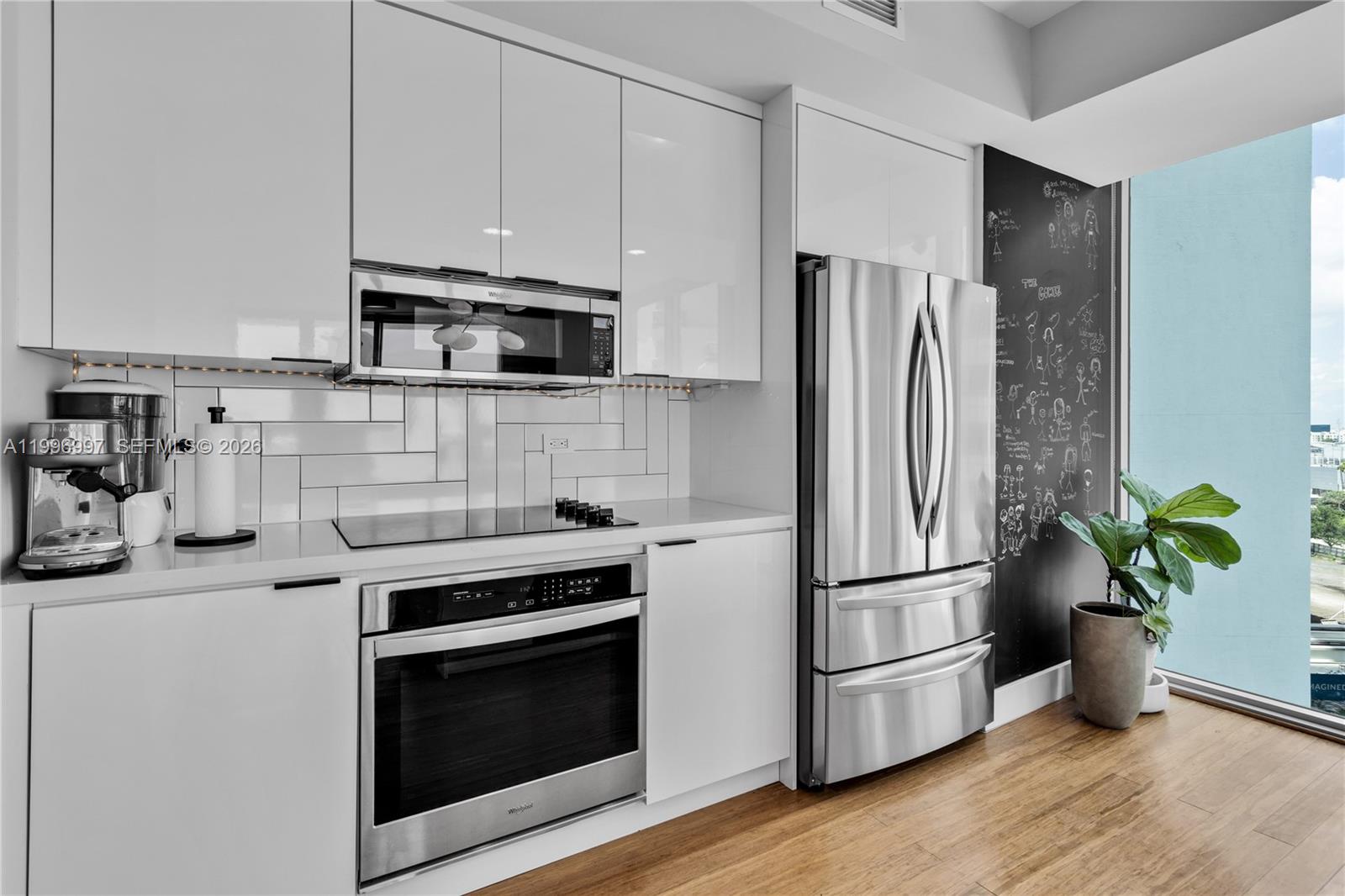 888 Biscayne Boulevard # 812