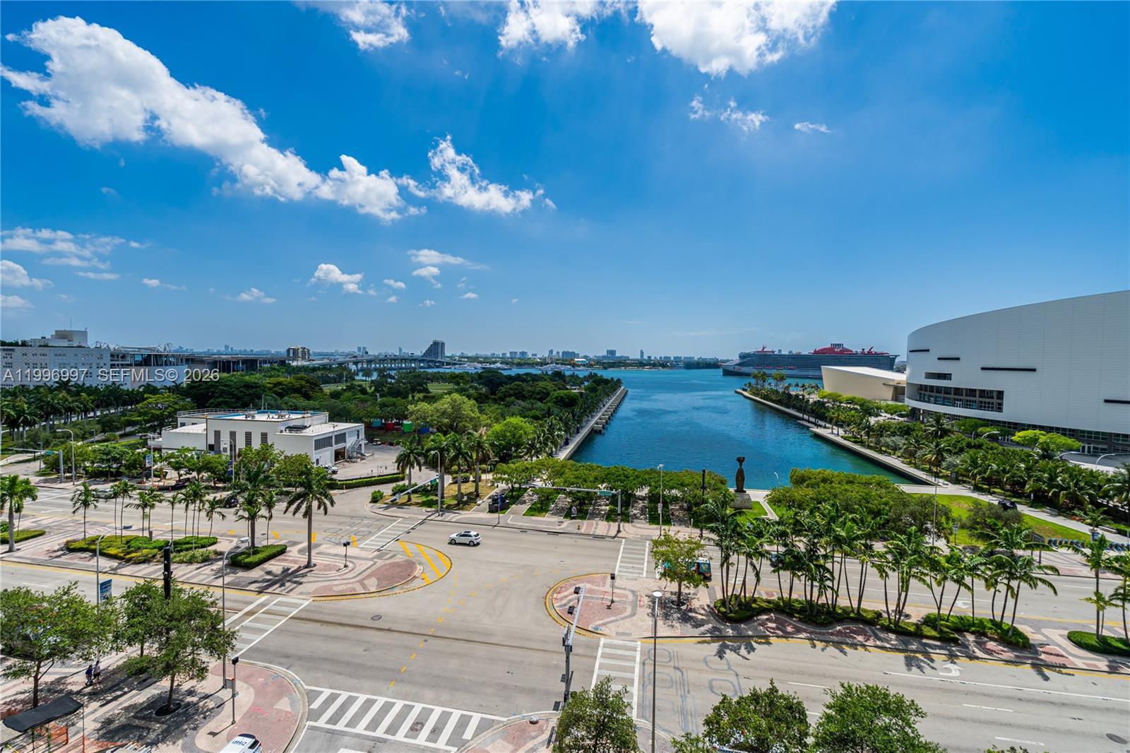 888 Biscayne Boulevard # 812