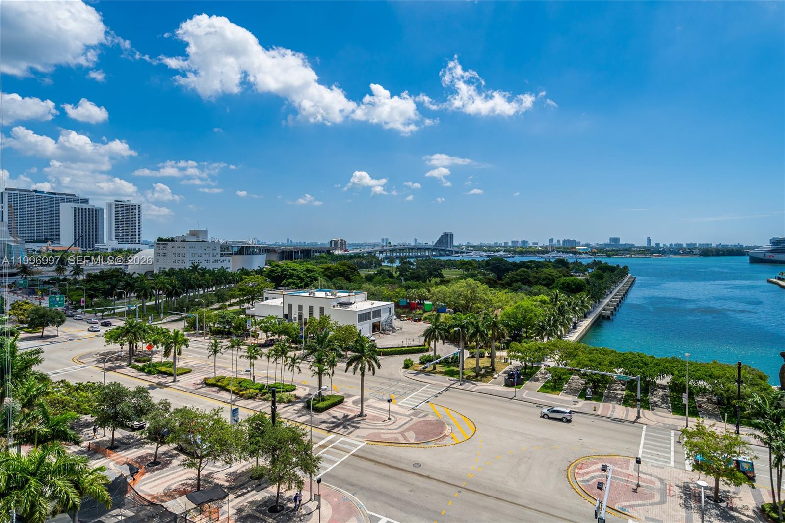 888 Biscayne Boulevard # 812