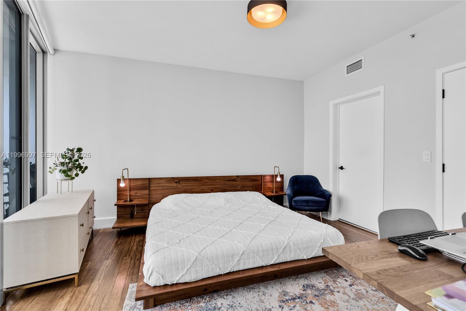 888 Biscayne Boulevard # 812