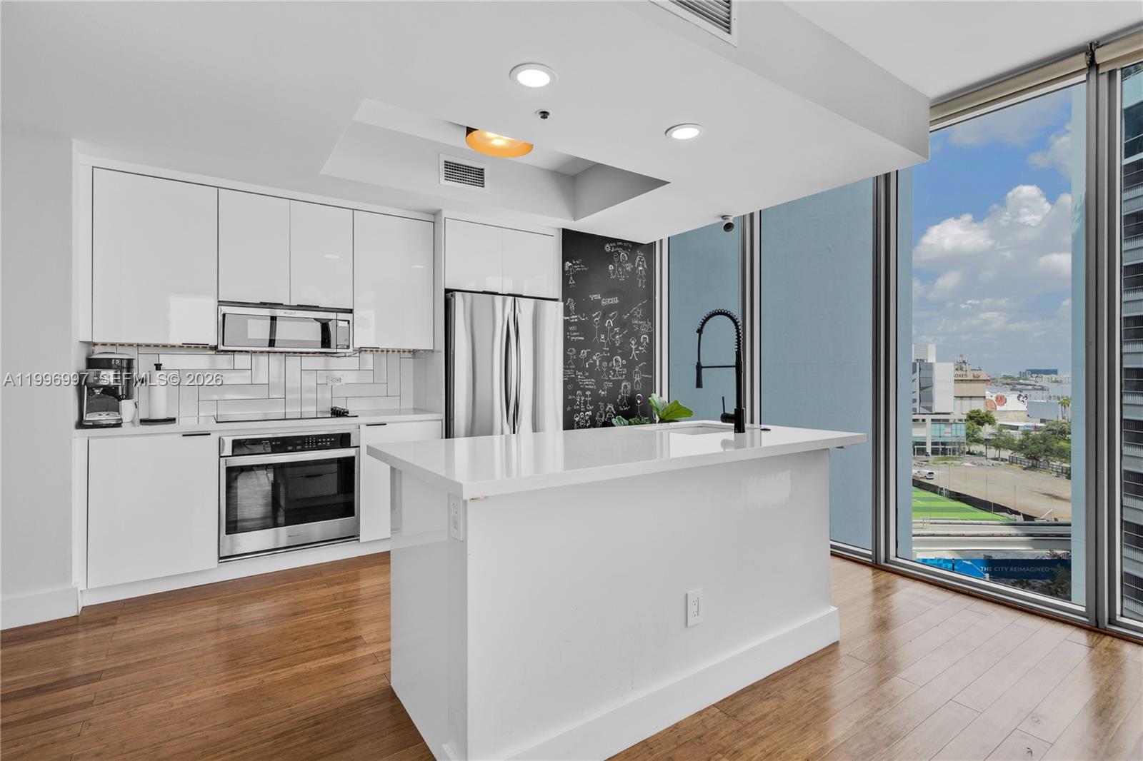 888 Biscayne Boulevard # 812