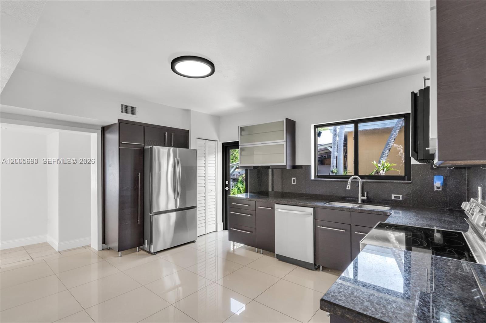 944 SW 10th Avenue