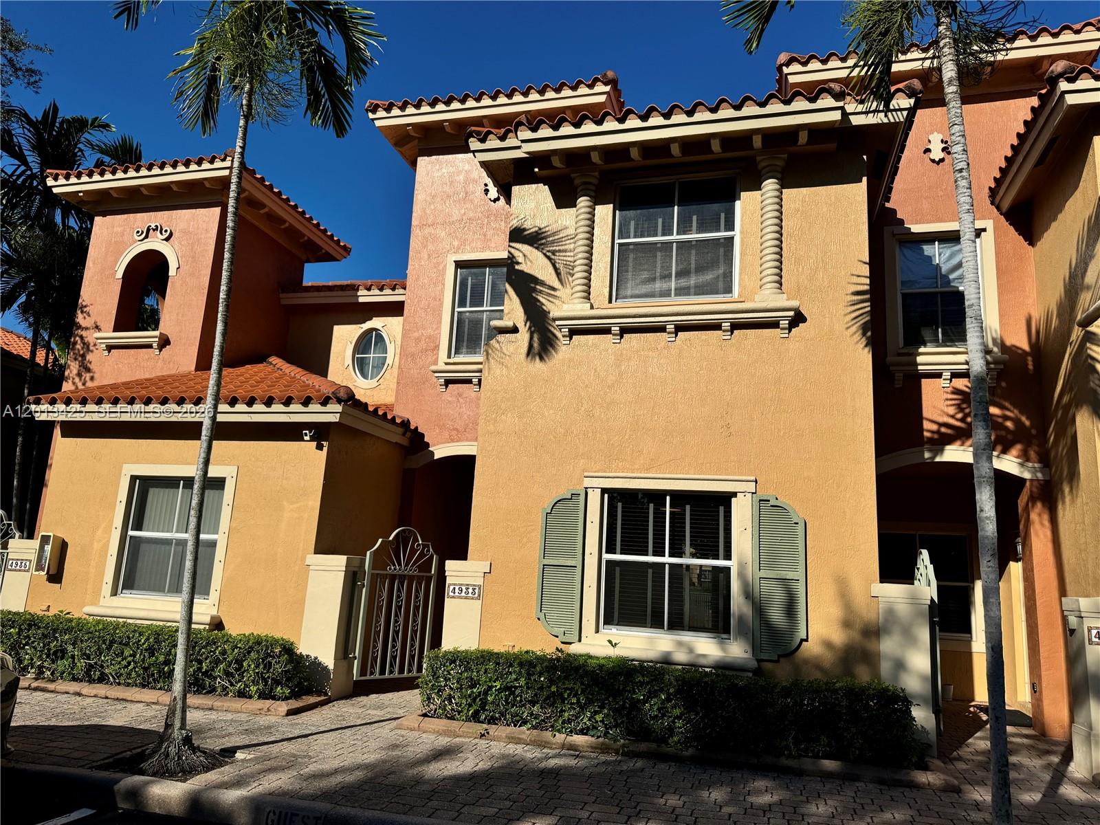 4933 N Harbor Isles Dr # 202