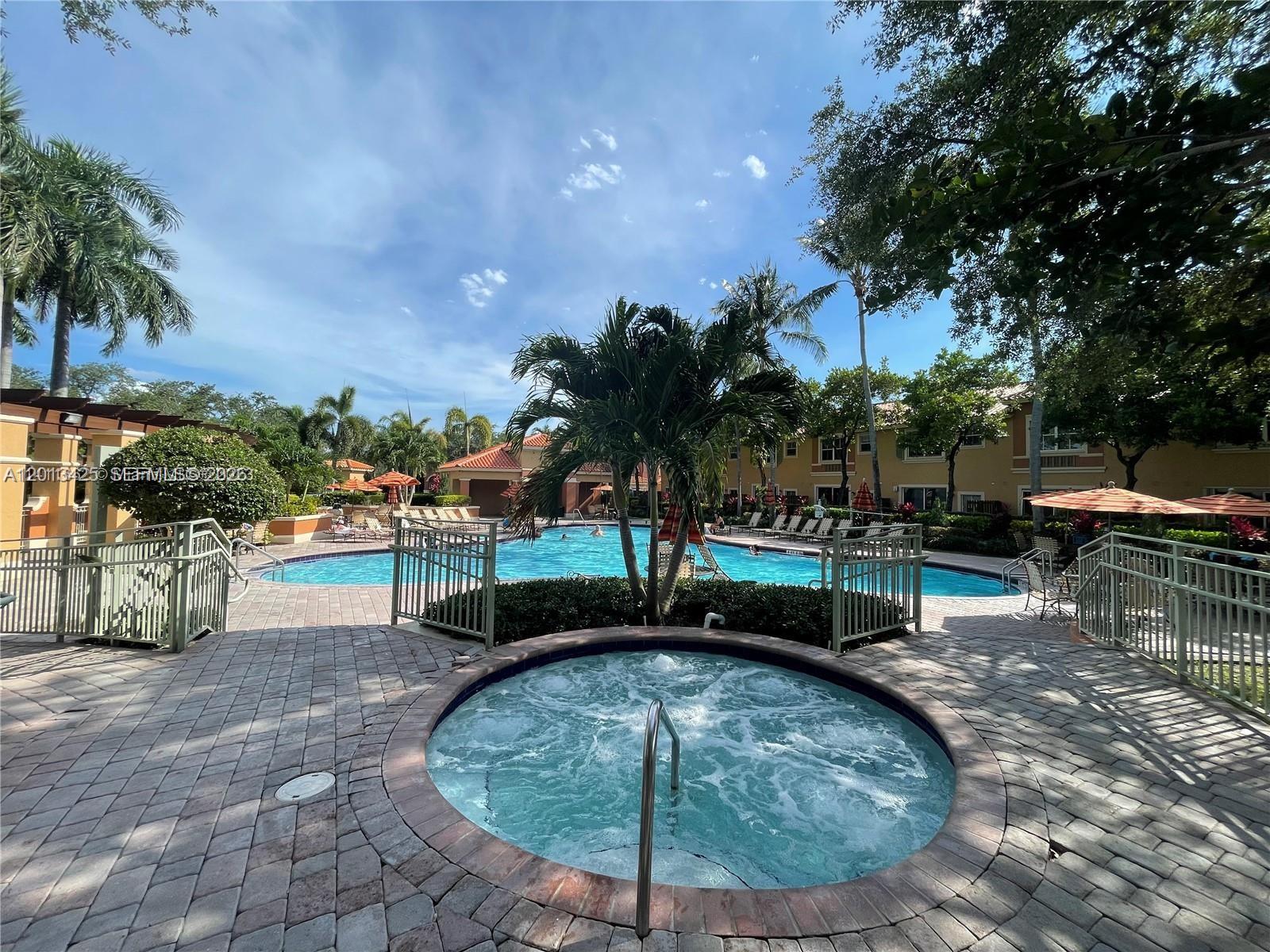 4933 N Harbor Isles Dr # 202