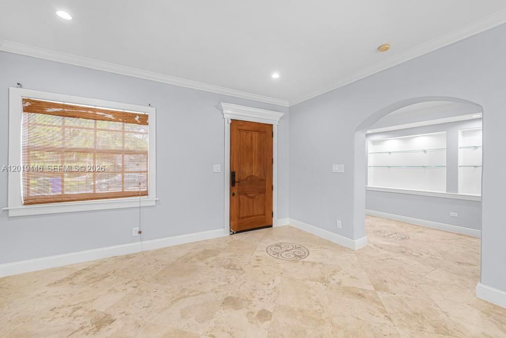 2301 Tequesta Ln