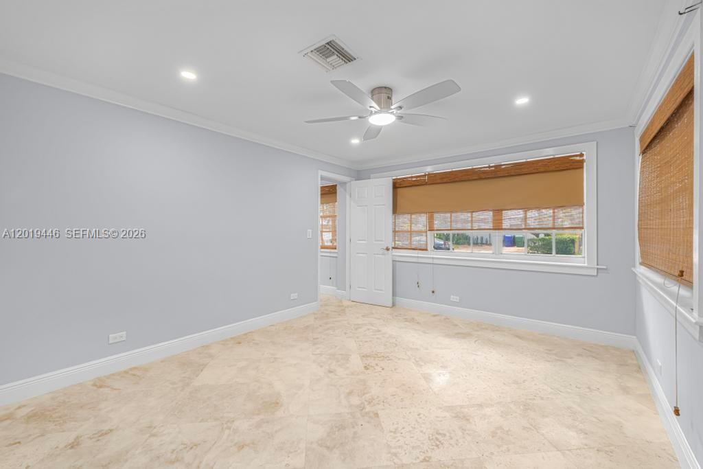 2301 Tequesta Ln