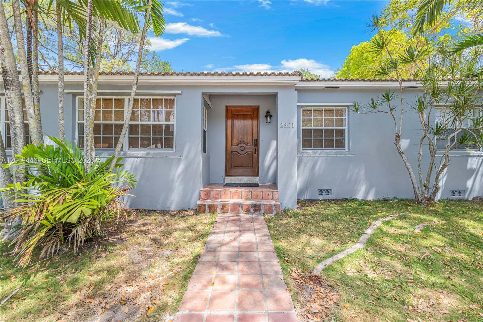 2301 Tequesta Ln