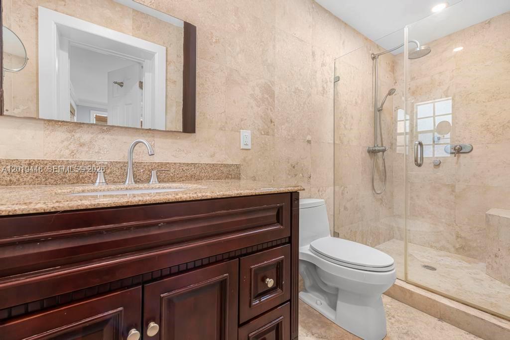 2301 Tequesta Ln