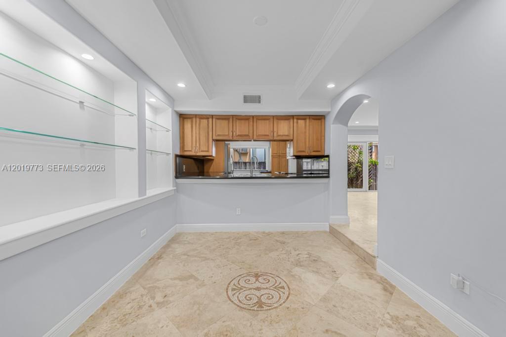 2301 Tequesta Ln