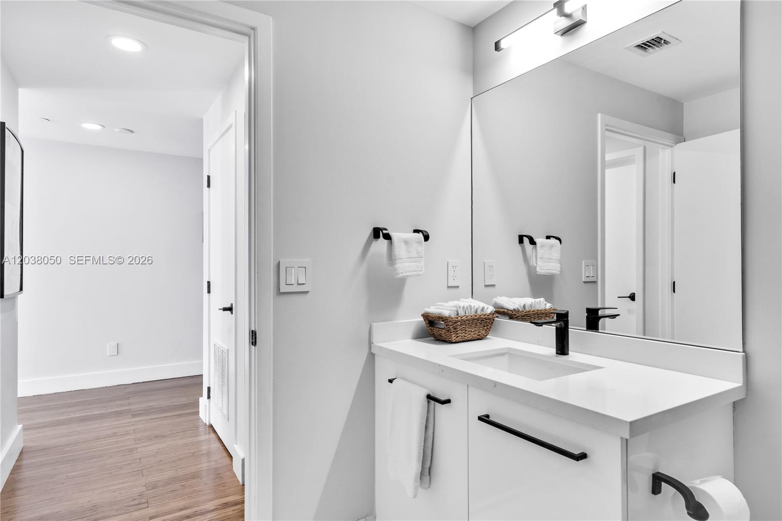 888 Biscayne Boulevard # 812