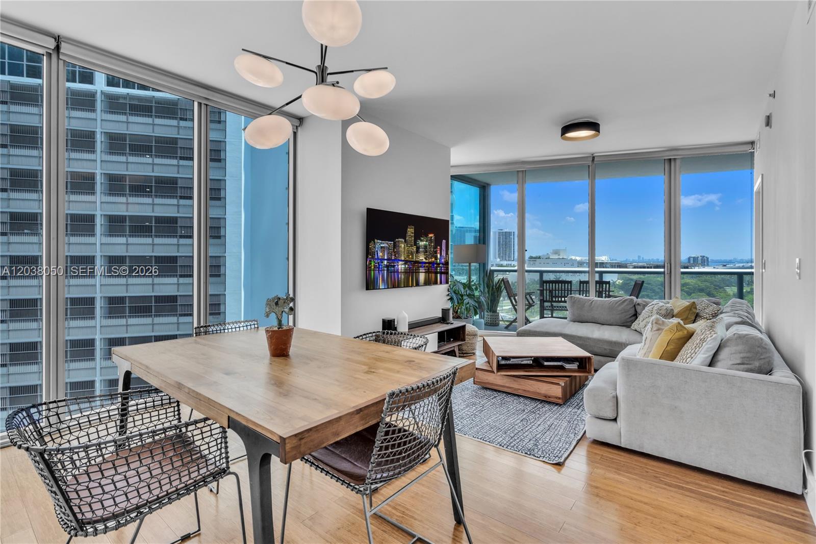 888 Biscayne Boulevard # 812