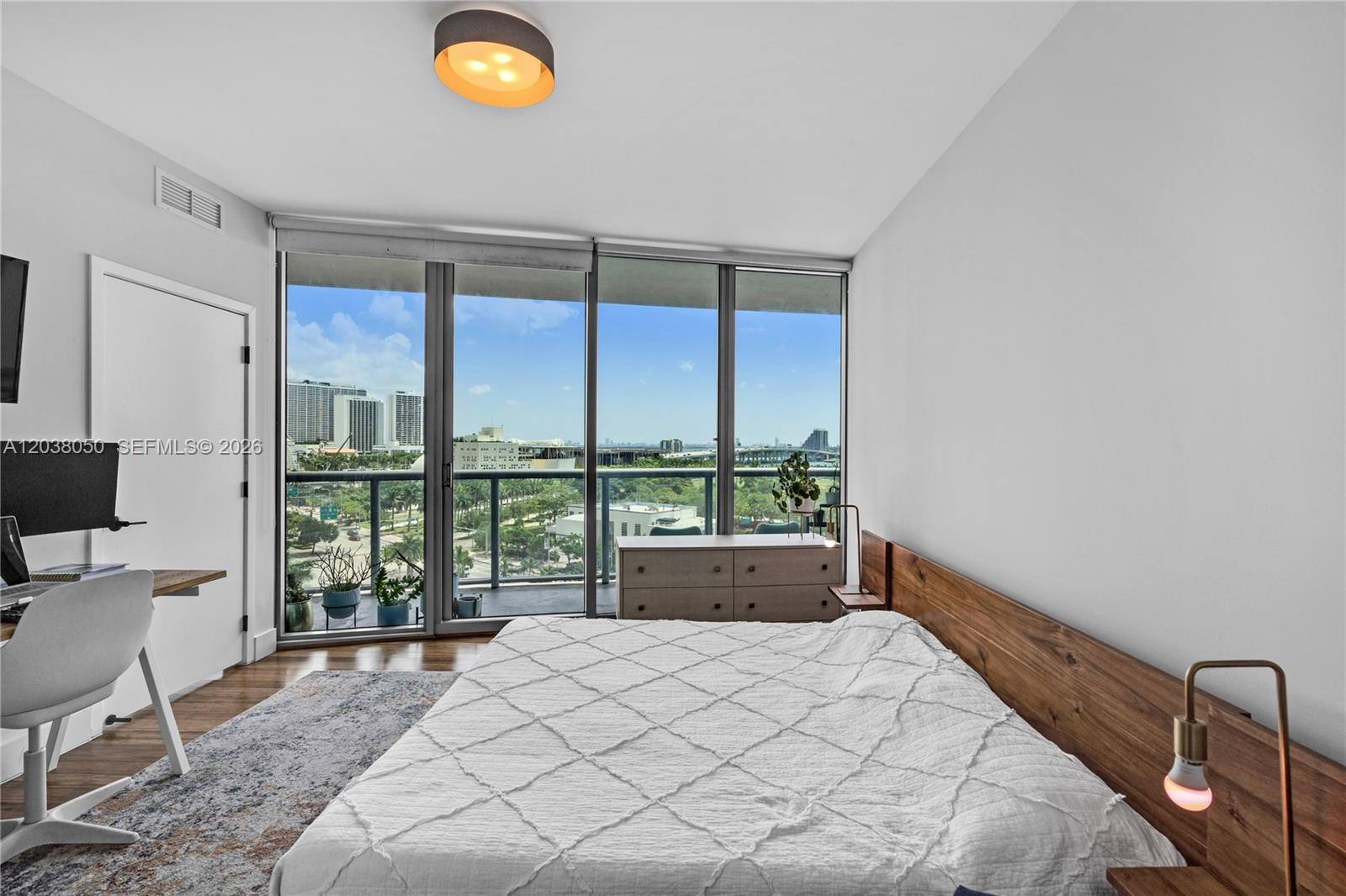 888 Biscayne Boulevard # 812