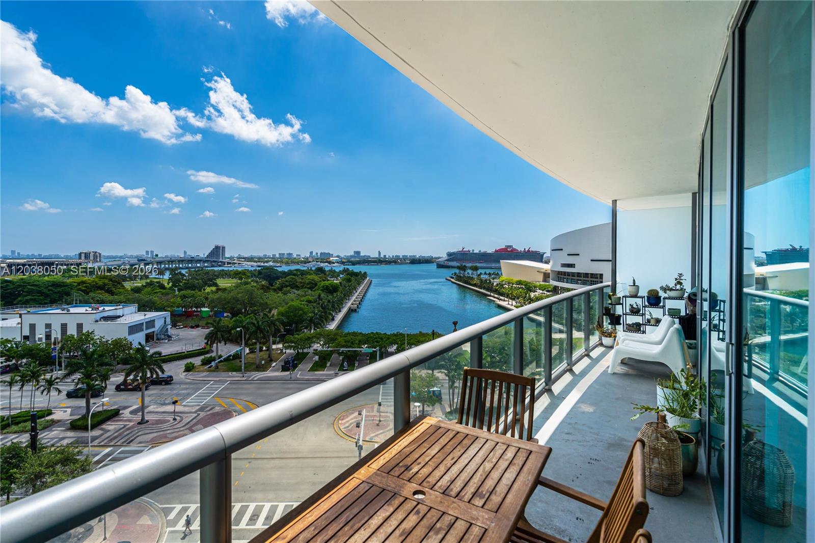 888 Biscayne Boulevard # 812
