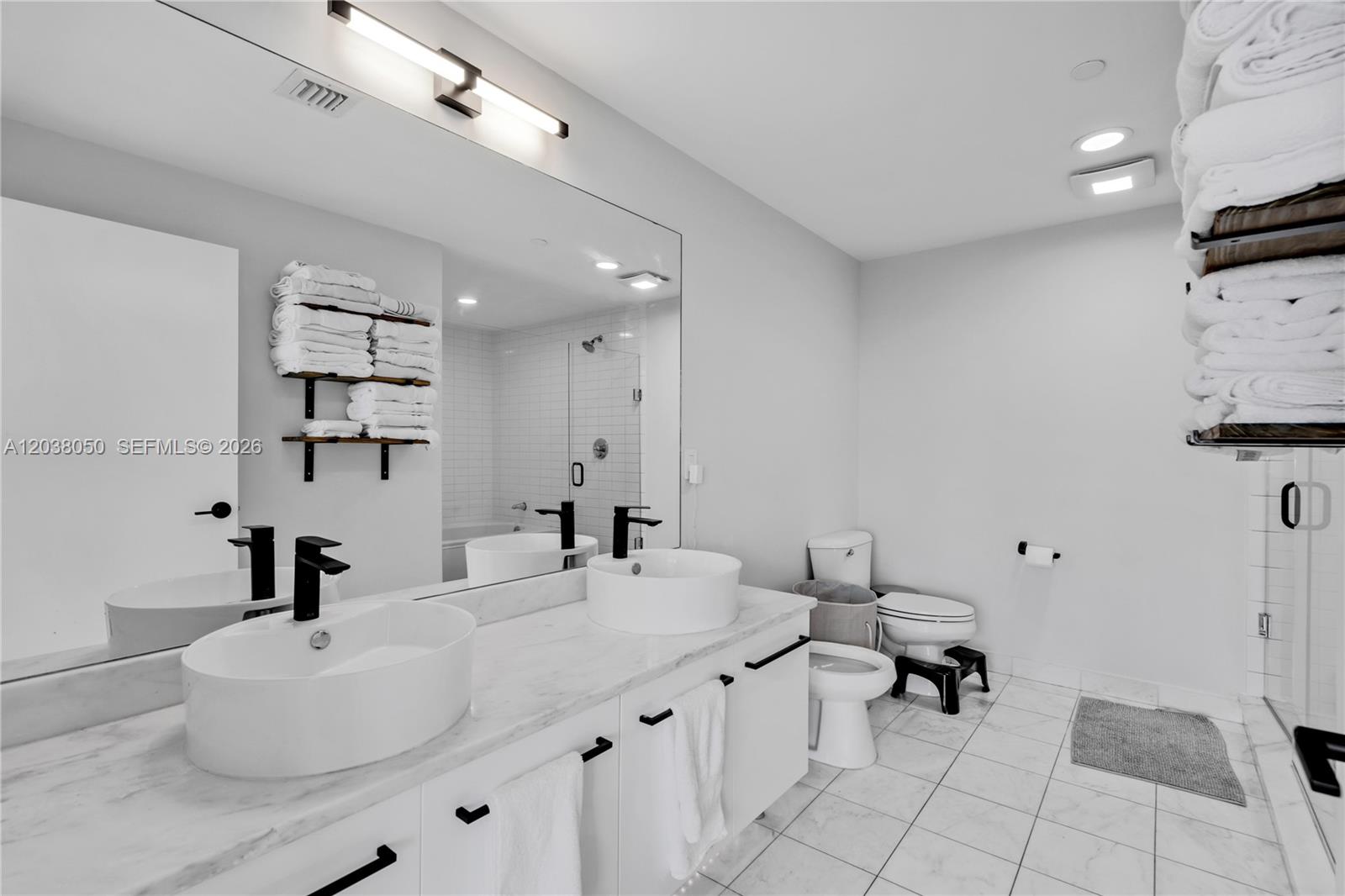 888 Biscayne Boulevard # 812