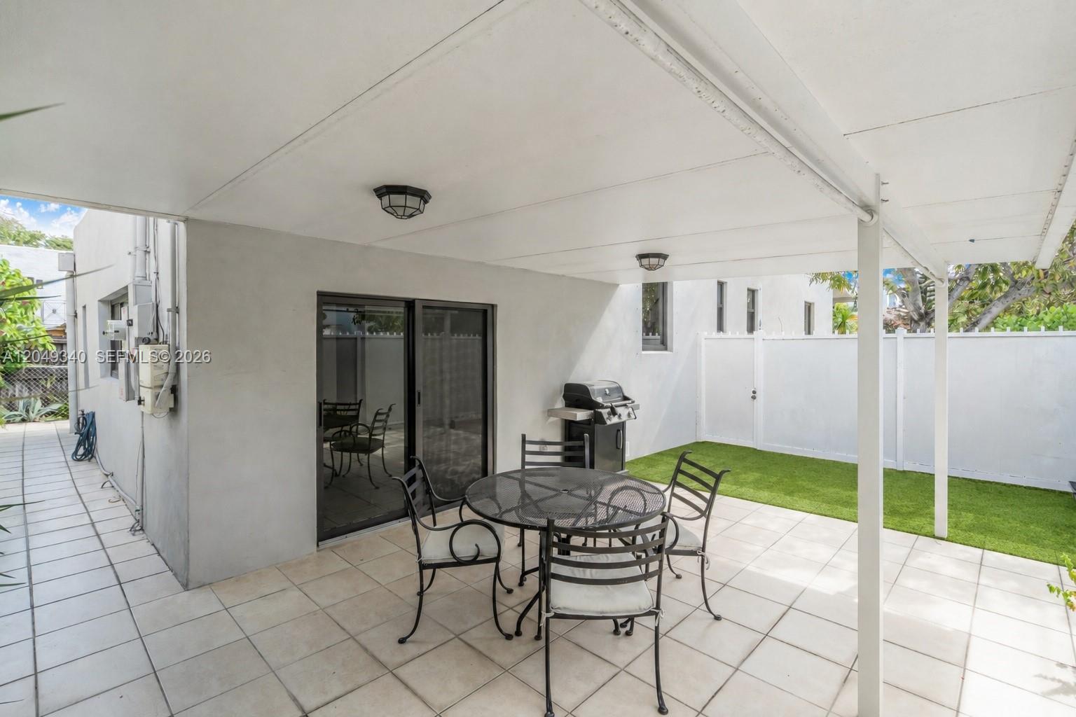 944 SW 10th Avenue
