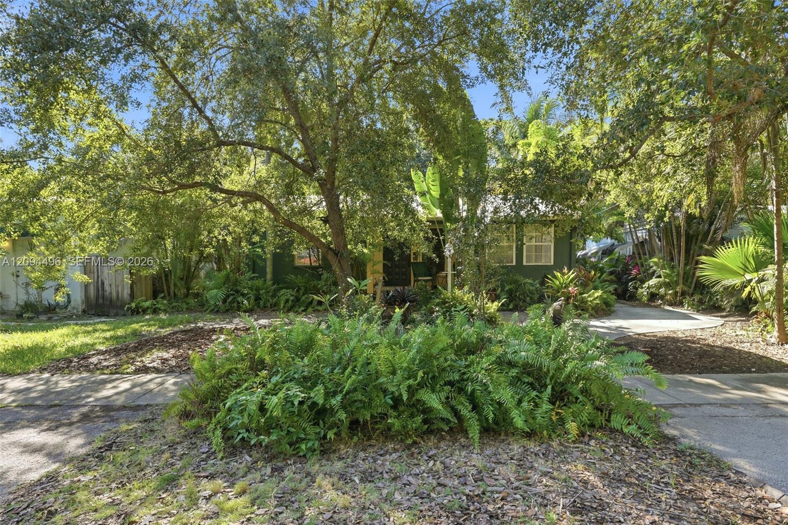 2230 Lincoln Ave Coconut Grove Fl Us 33133 395fba3f52ebd70f1a346661182ceea0