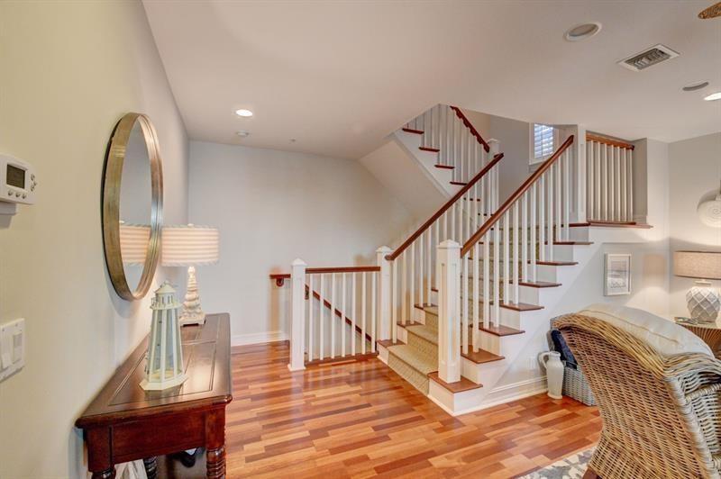 306 E Mallory Circle