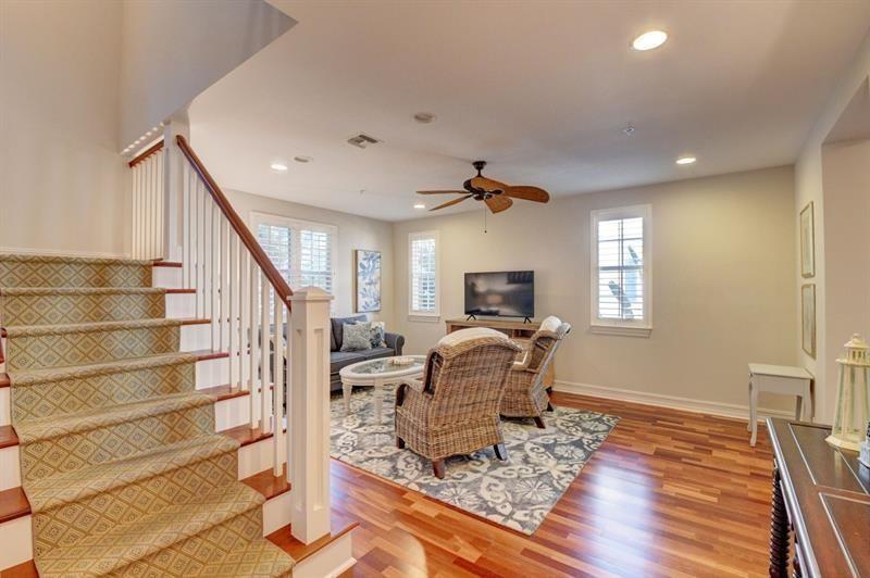 306 E Mallory Circle