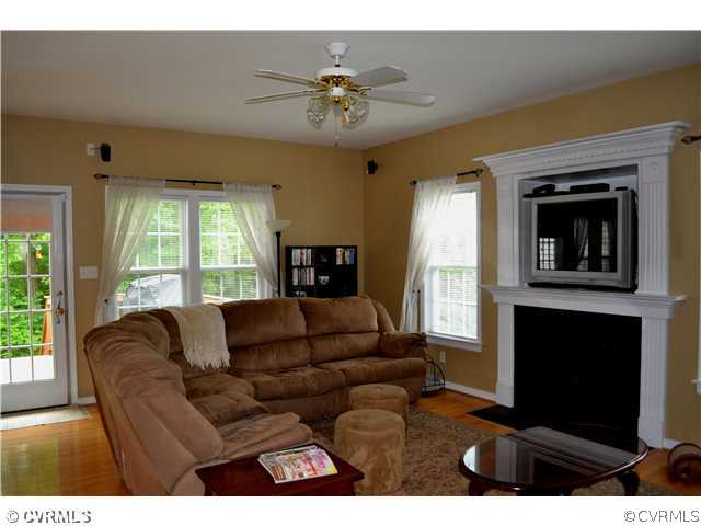 925 Newsome Ct