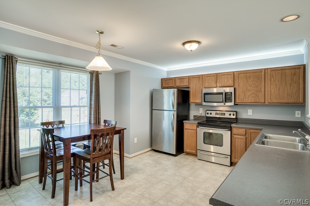 12818 Chester Grove Dr
