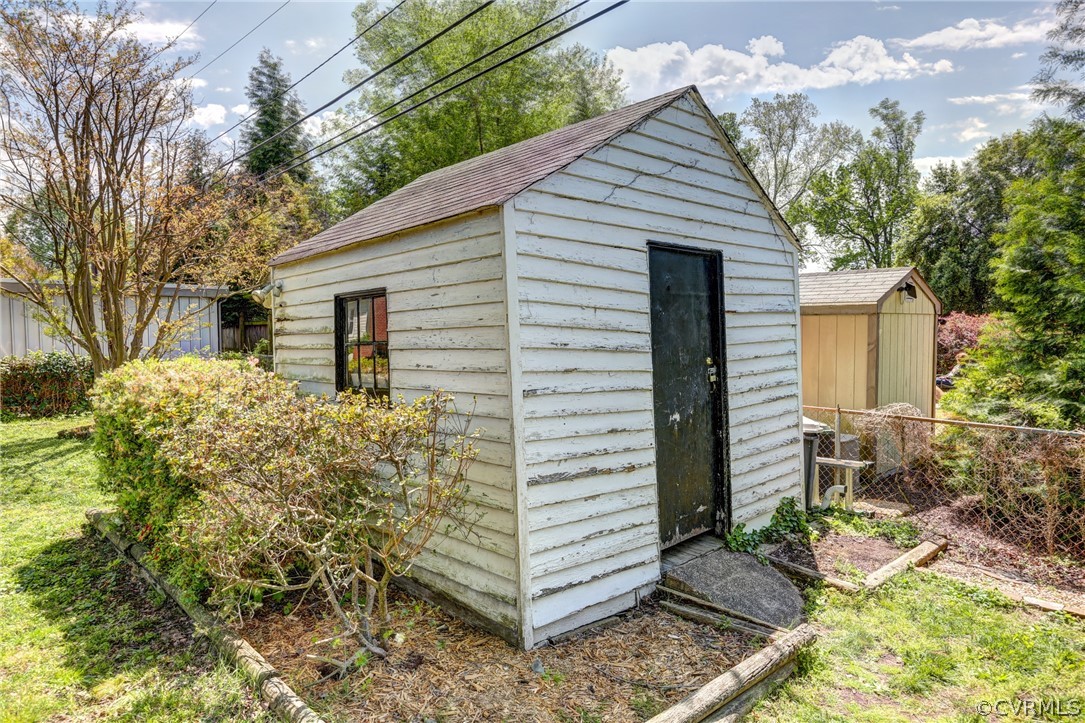 2417 Kenmore Rd