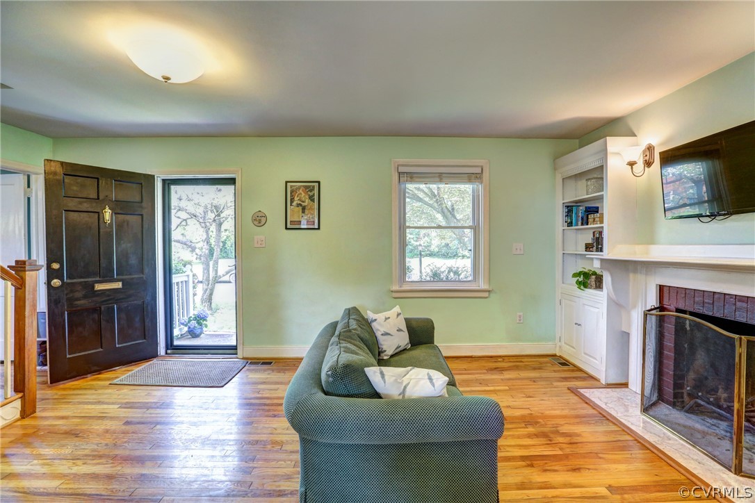 2417 Kenmore Rd