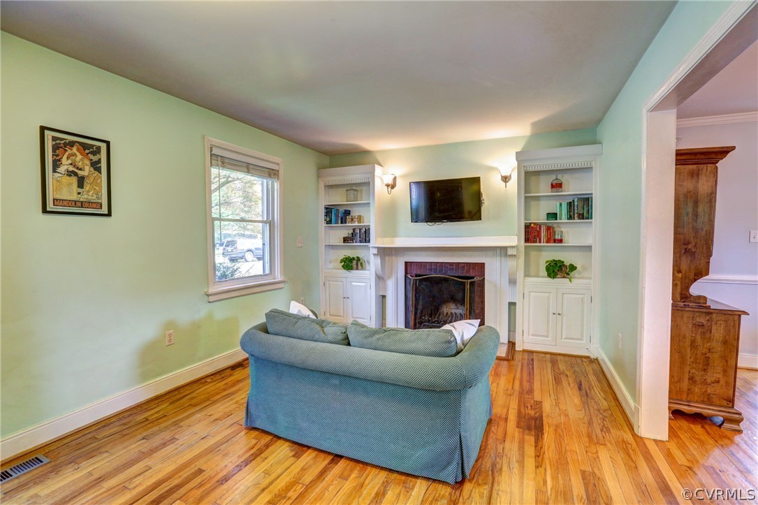 2417 Kenmore Rd