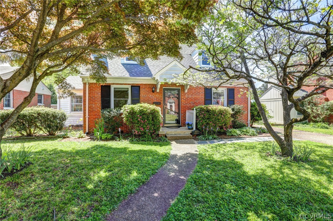 2417 Kenmore Rd