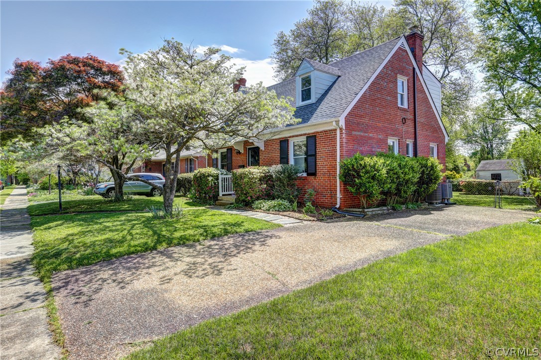 2417 Kenmore Rd