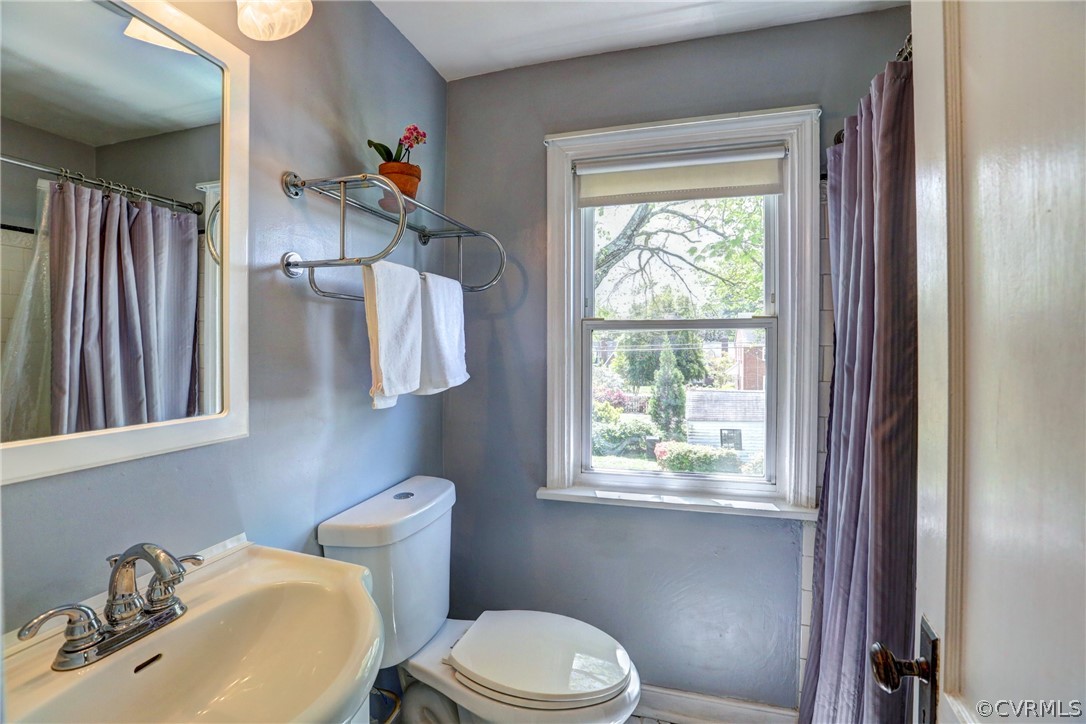 2417 Kenmore Rd