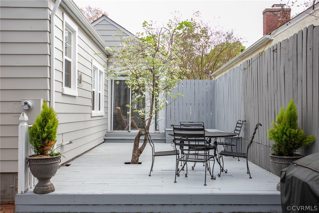 1210 Amherst Ave