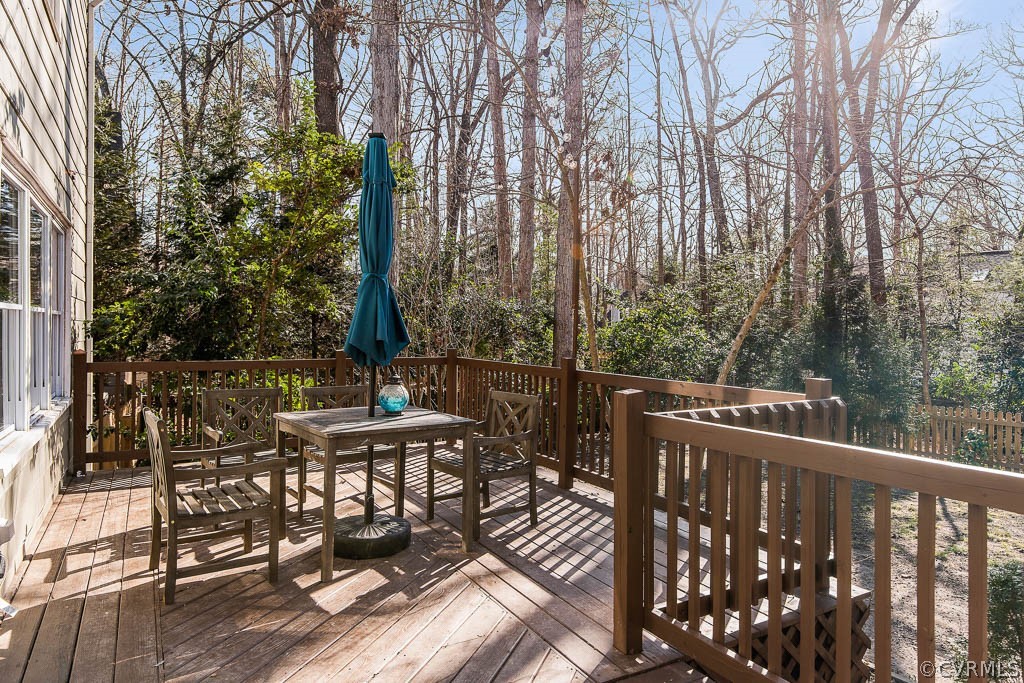 5806 Oak Knoll Rd