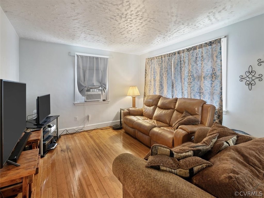220 Royal Oak Ave